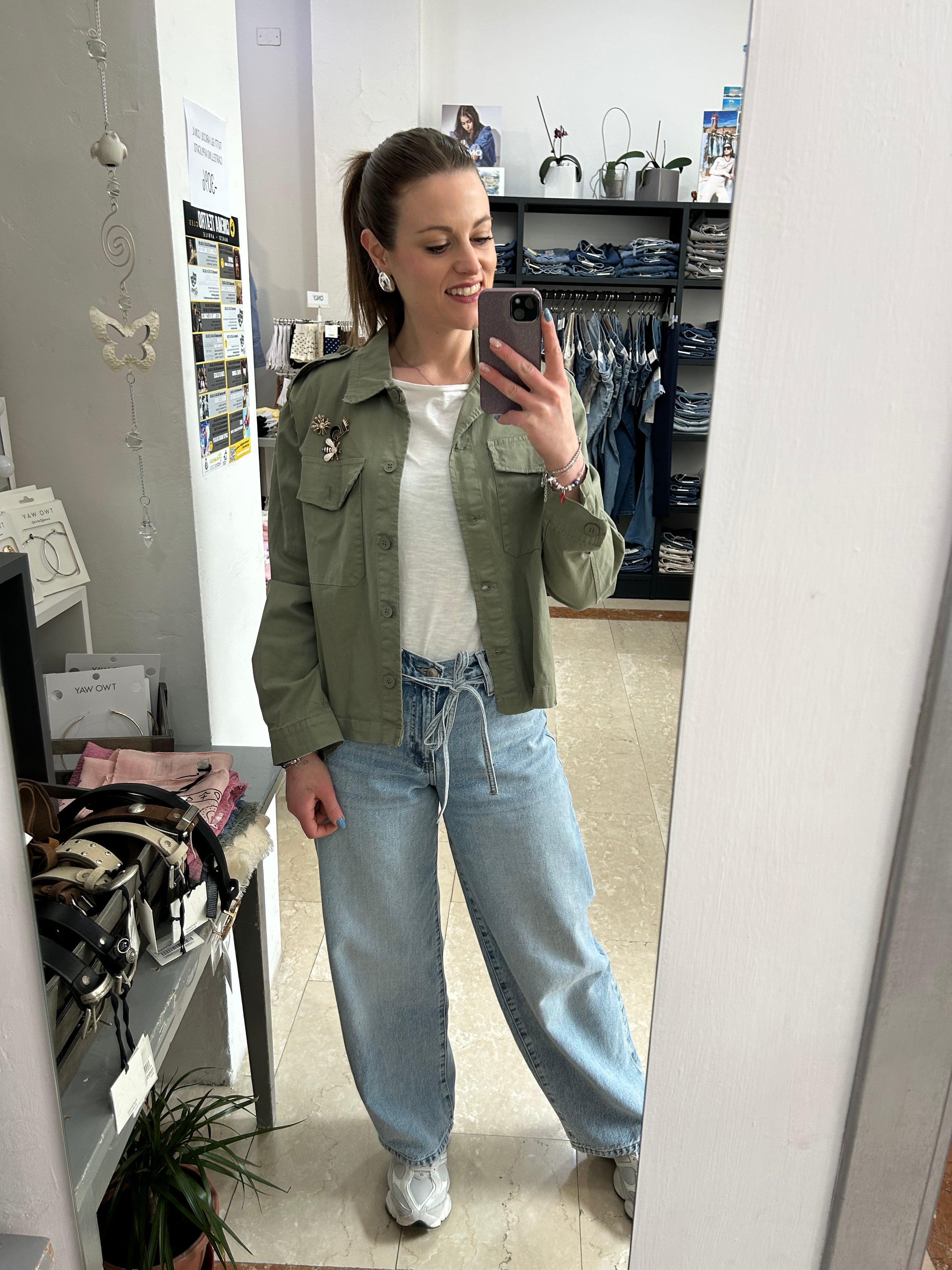 Overshirt con spille