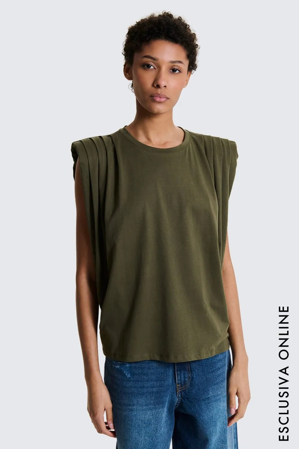 T-shirt con spalline