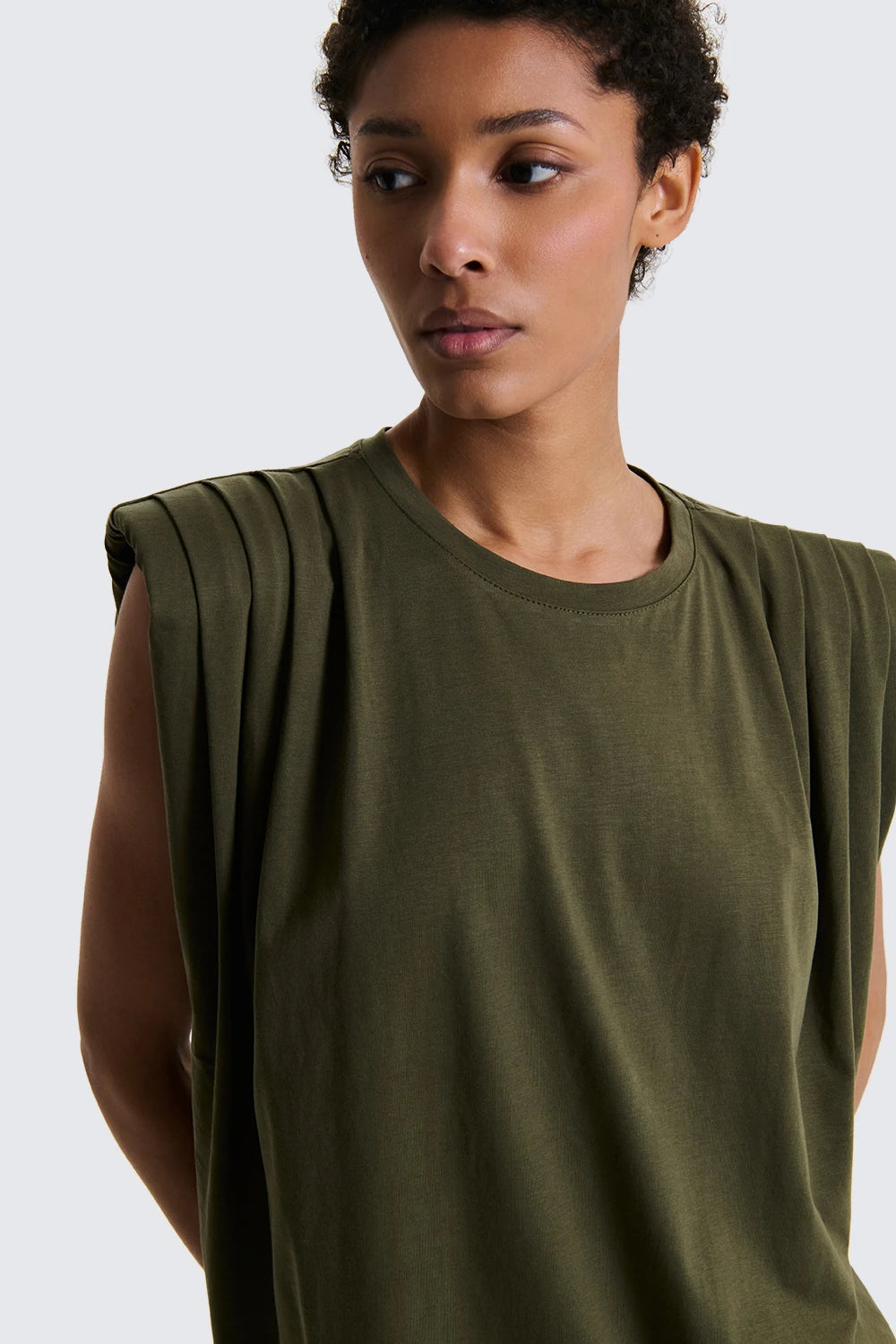 T-shirt con spalline