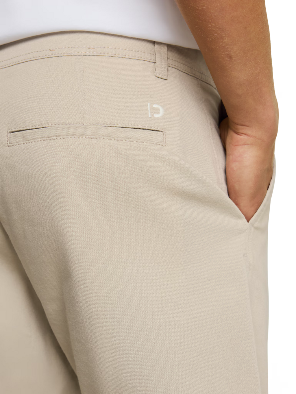 Pantalone chino corto