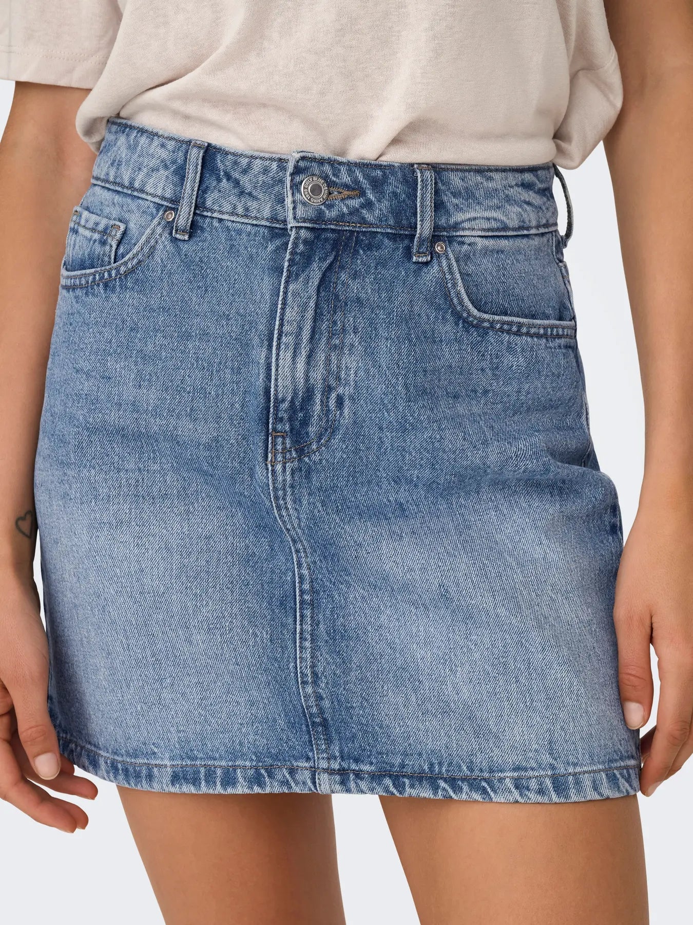 Gonna corta in denim