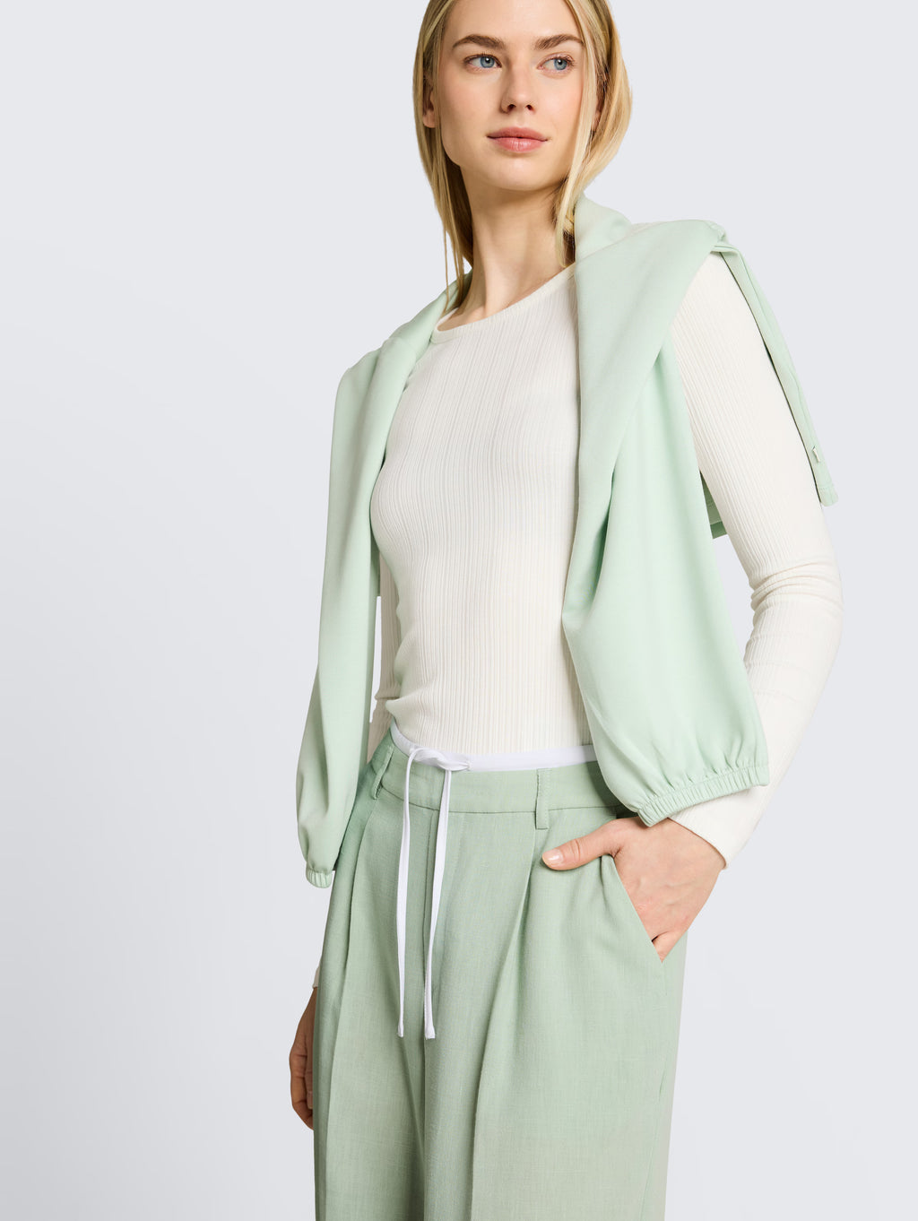 Pantalone con bordino bianco