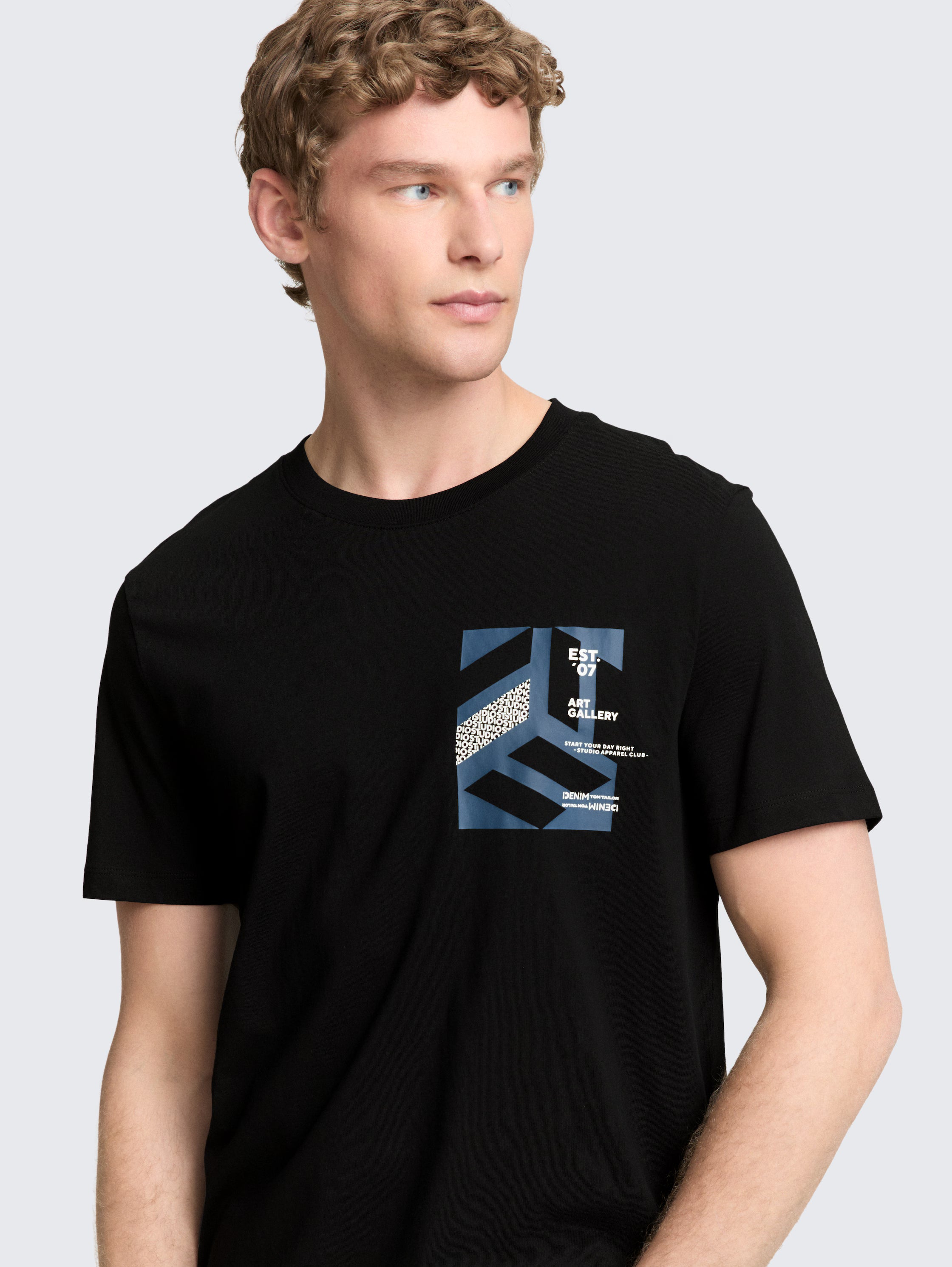 T-shirt con stampa taschino