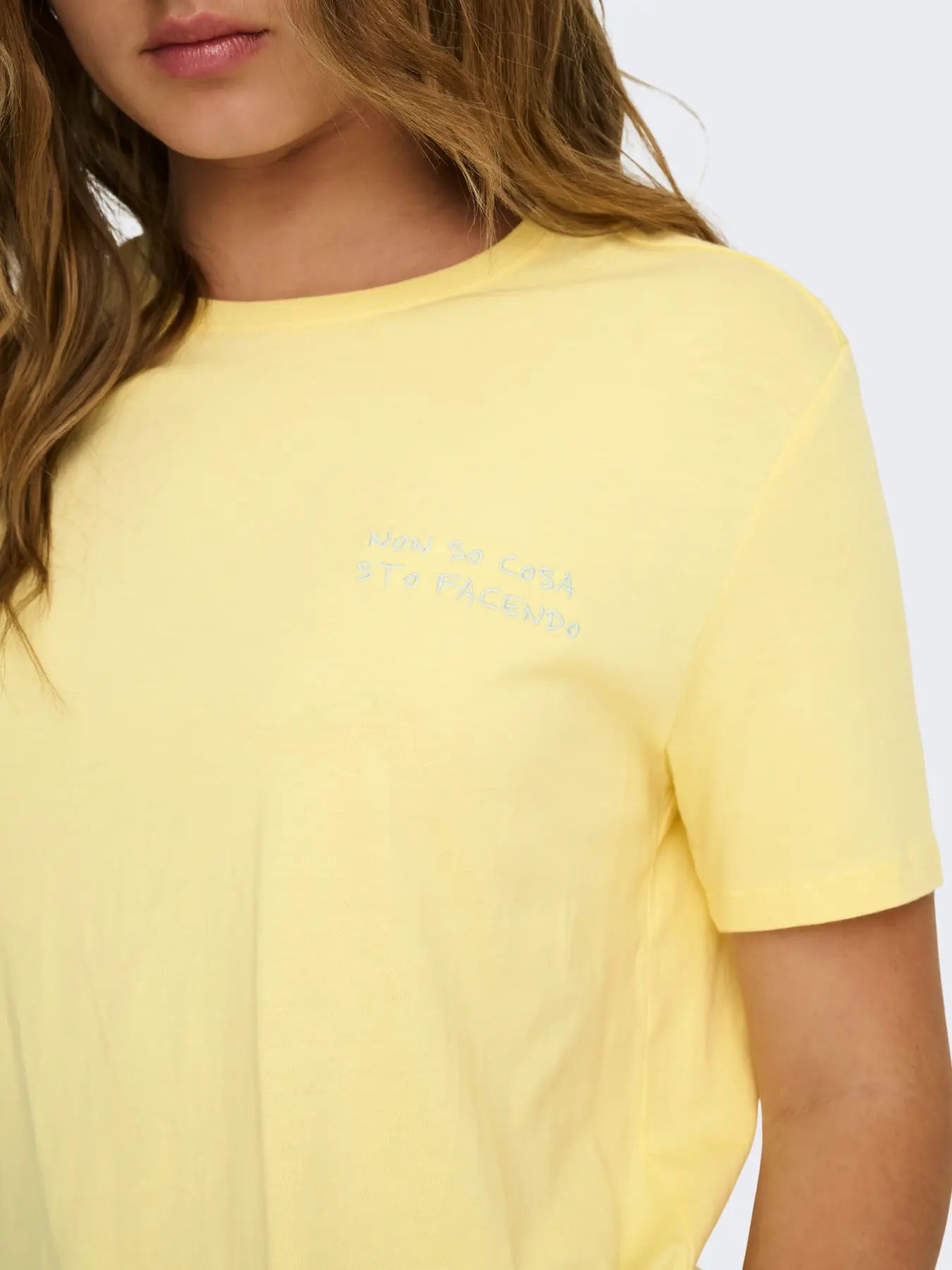 T-shirt con scritta