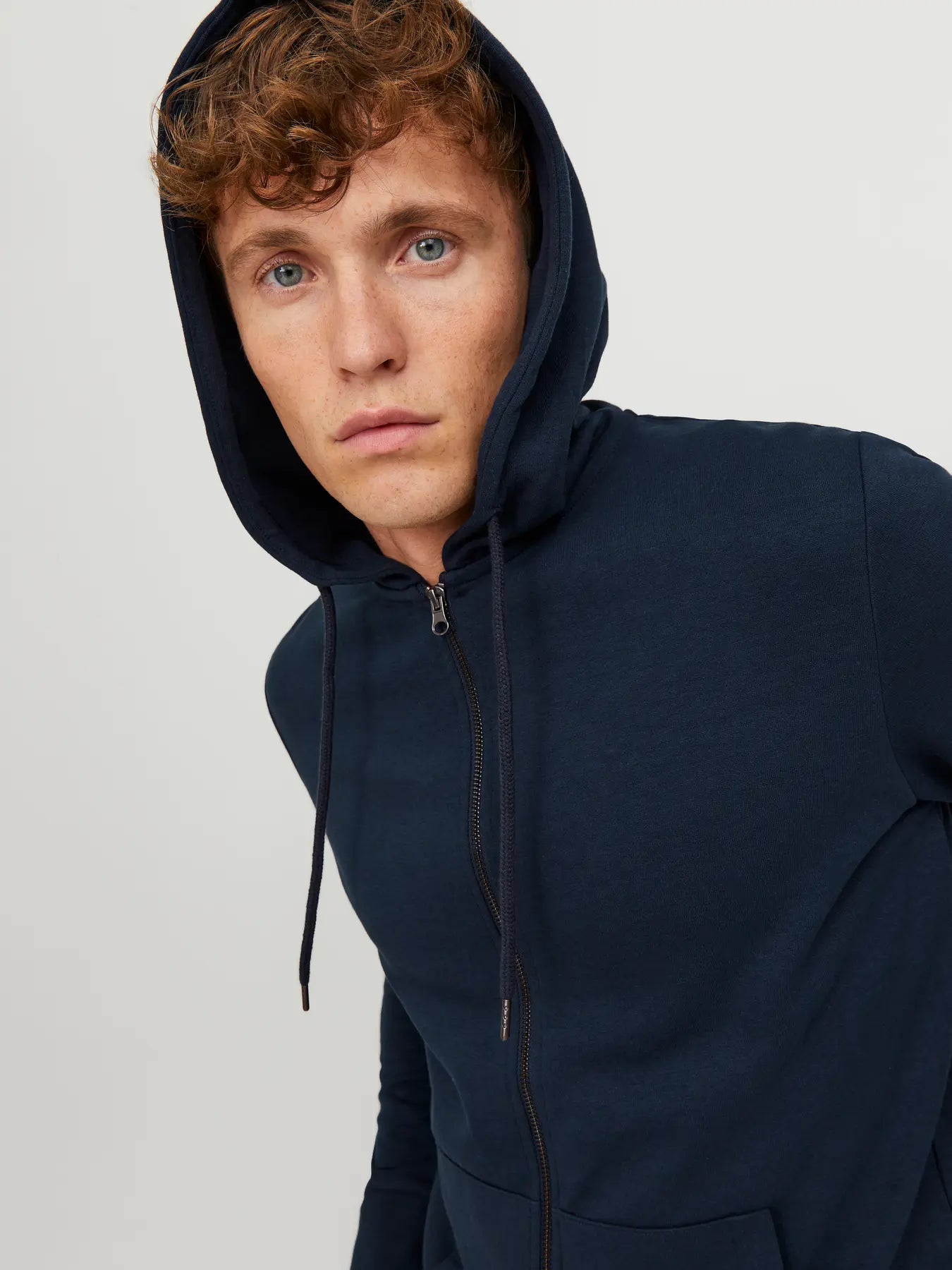 Felpa full zip con cappuccio