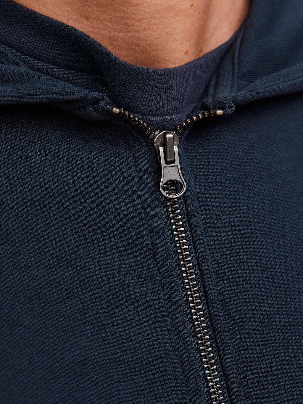 Felpa full zip con cappuccio